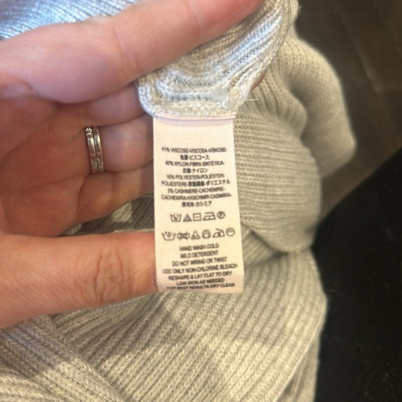 Gorgeous Free People Sweater - size Large - Picture 3 of 4